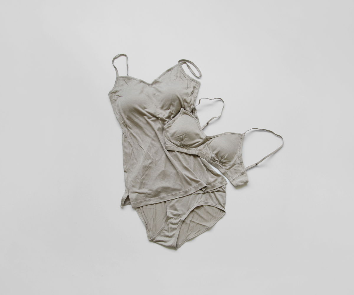 暑い夏も日々心地よく、自然体で過ごせる、COCOONA SKINWEARのシルクインナー