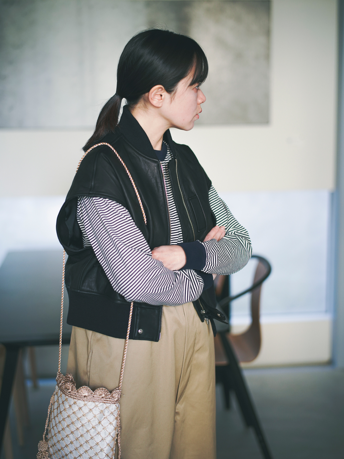 ＜シシ＞のレザーベスト