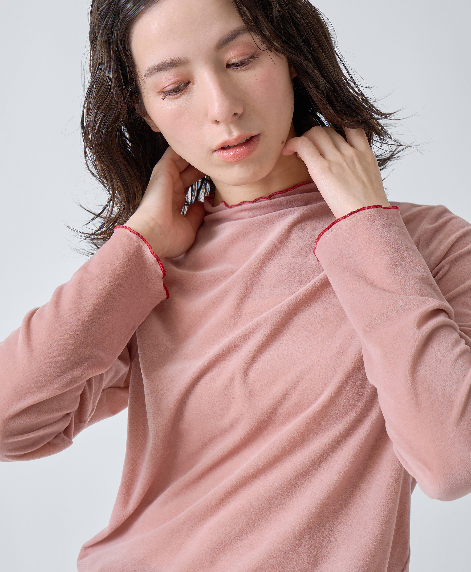 whyto(ホワイト)シアーベロアブラウス