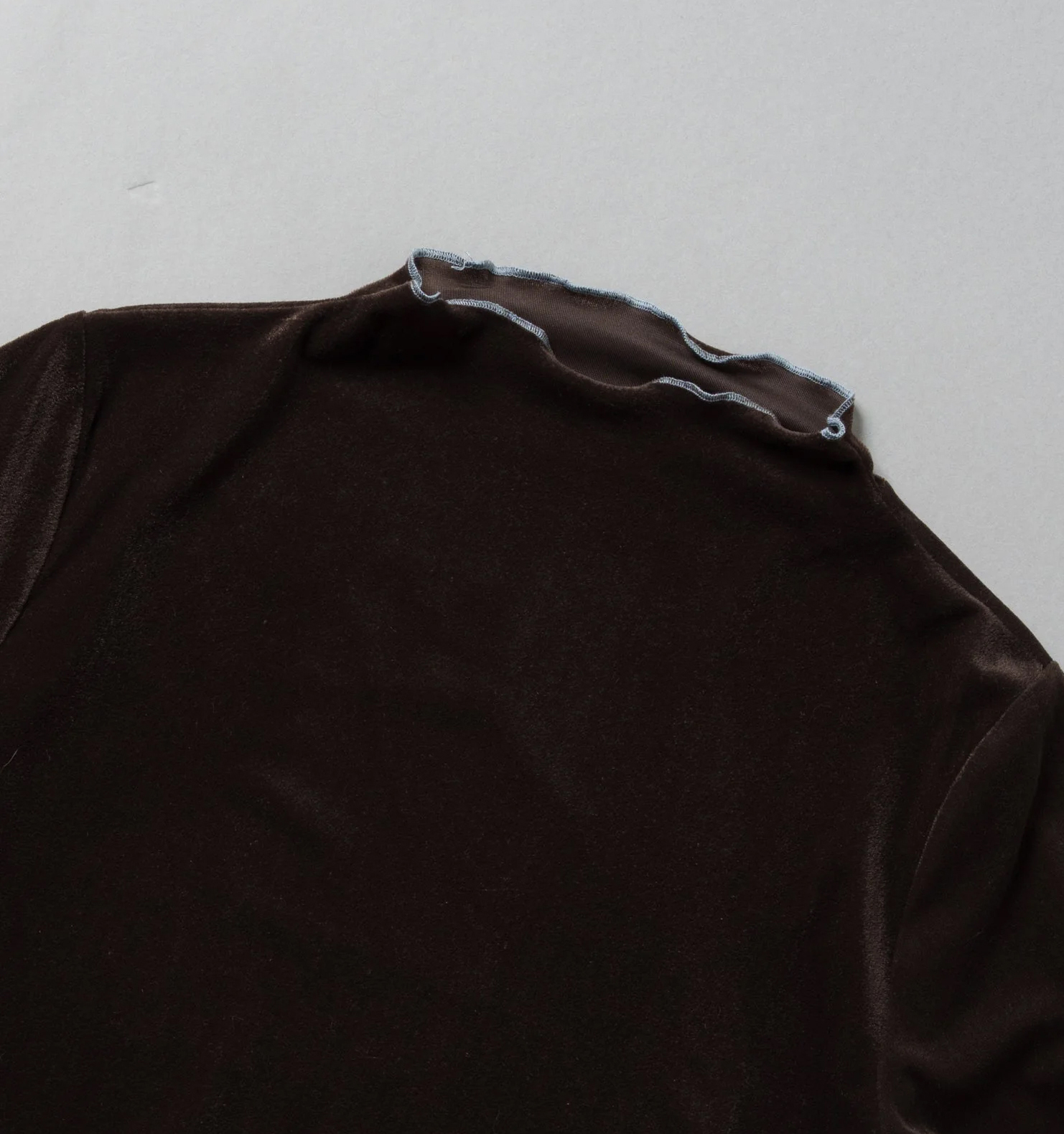 whyto(ホワイト)シアーベロアブラウス