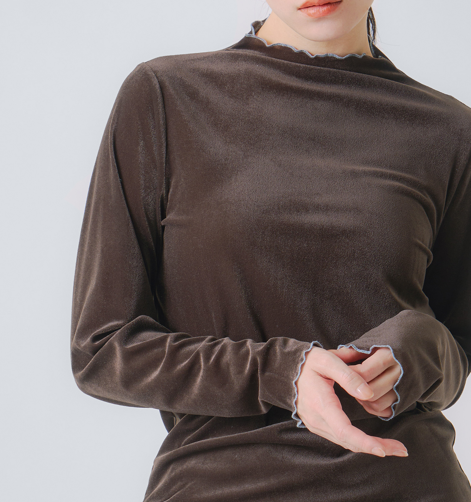 whyto(ホワイト)シアーベロアブラウス