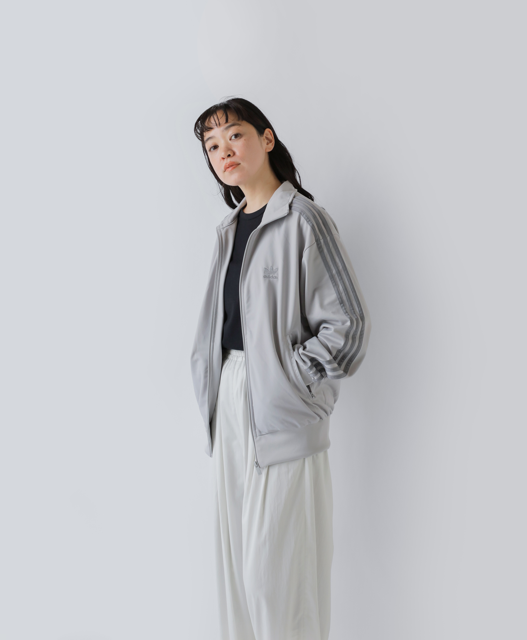 adidas Originalsのトラックジャケット