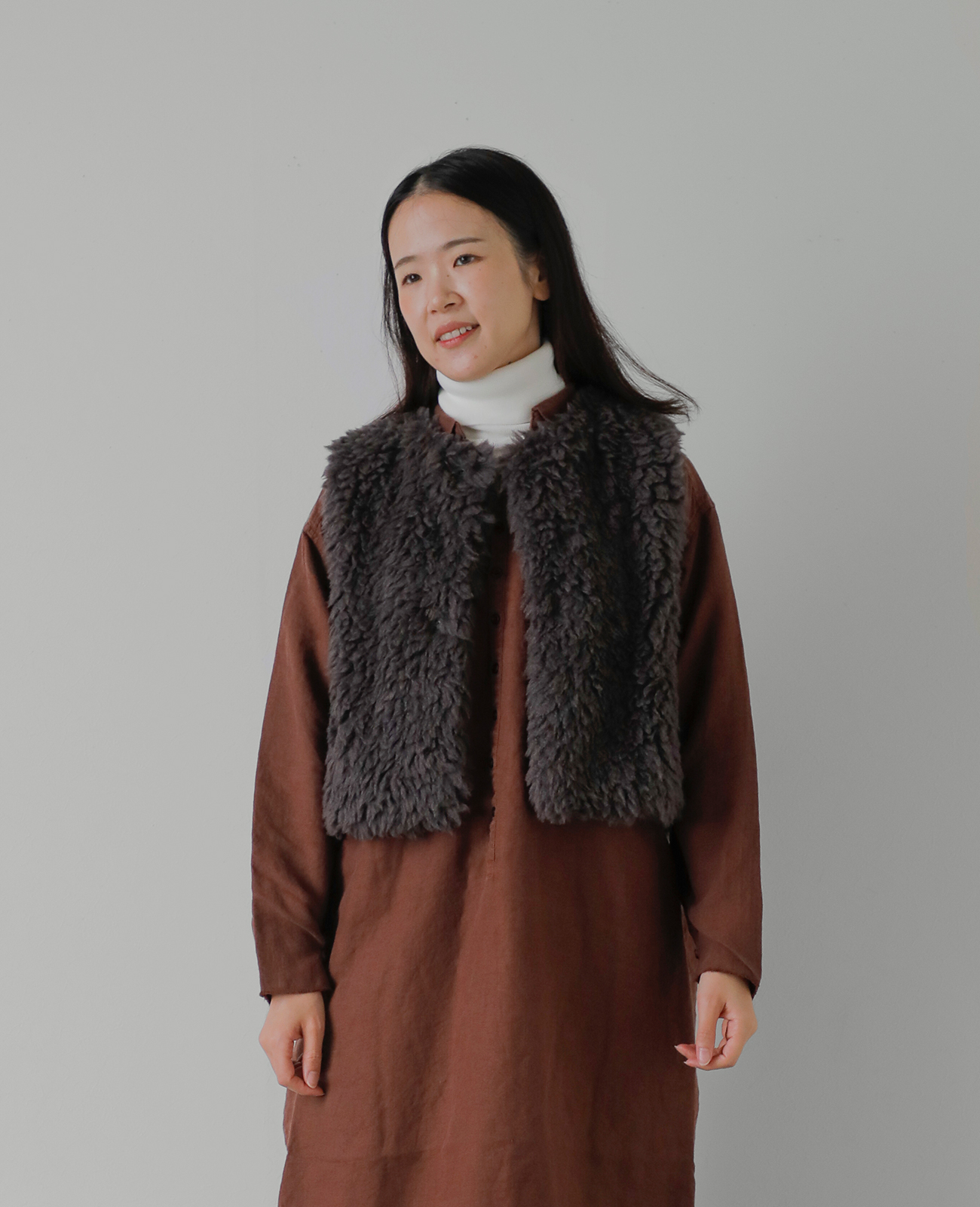 Le Glazikエコファークルーネックジレ