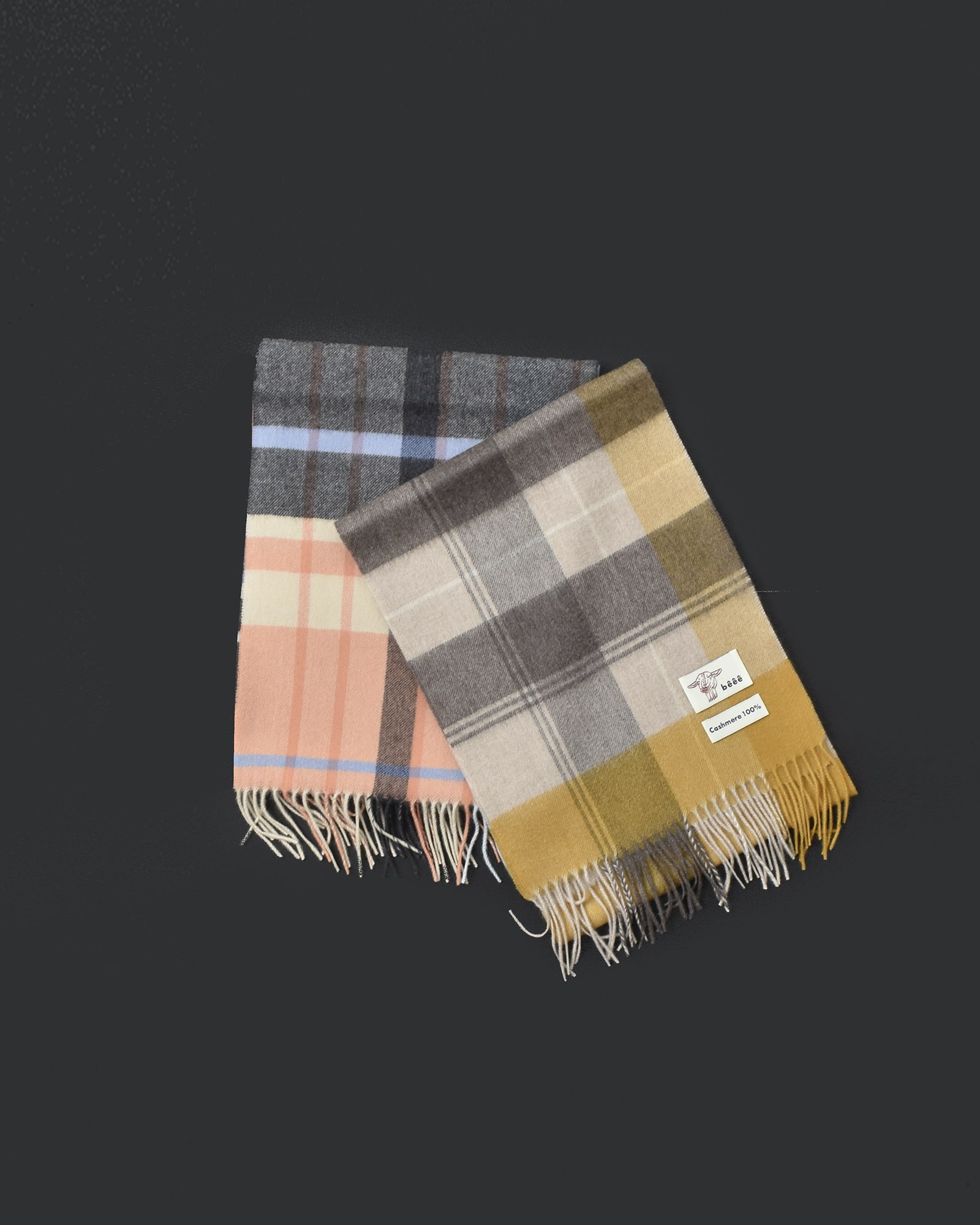 beeeのカシミヤマフラー 1枚目