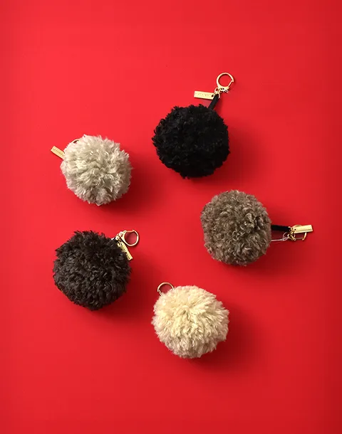 シープスキン ポンポン キーホルダー