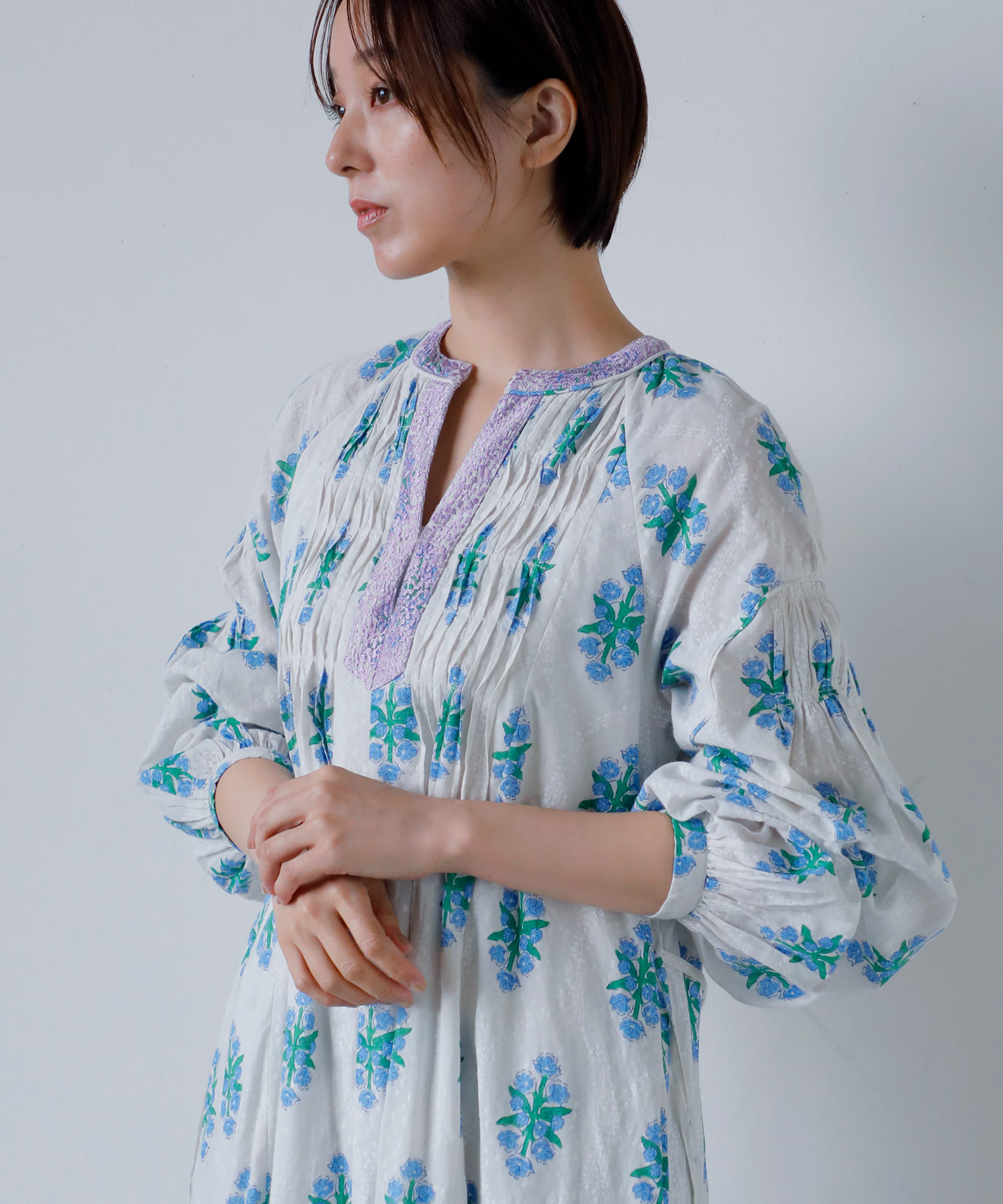 ne Quittez pasコットンジャガード イベリスプリント ピンタック ドレス