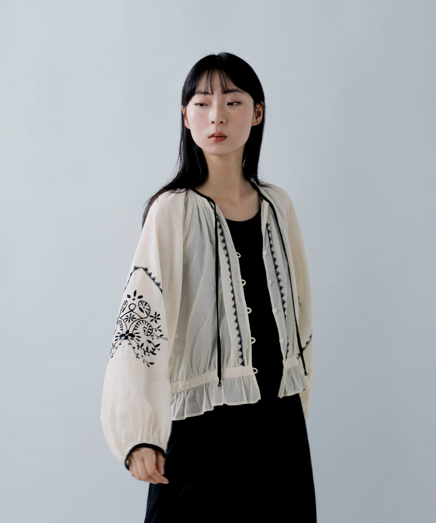 Shinzoneコットン 刺繍 ギャザー ブラウス