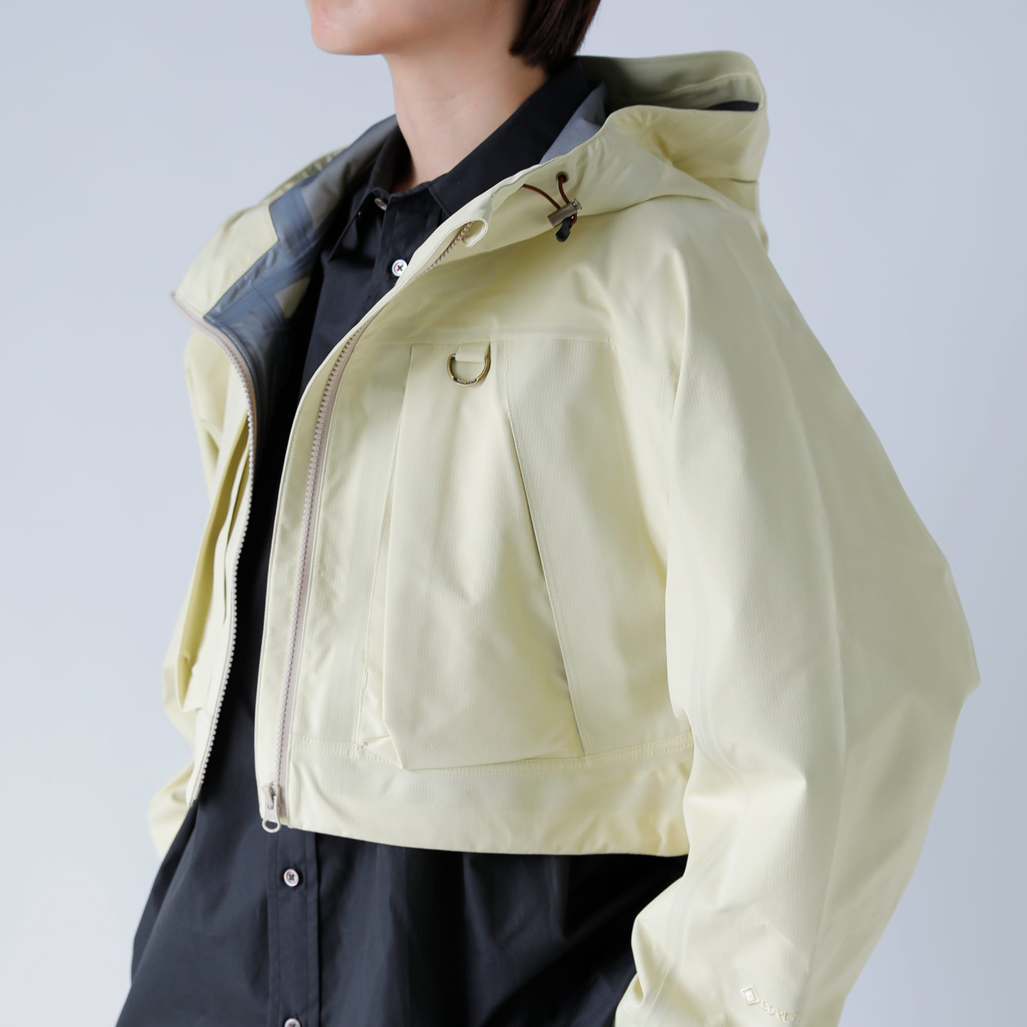 ショート丈アウター着用スタイリング