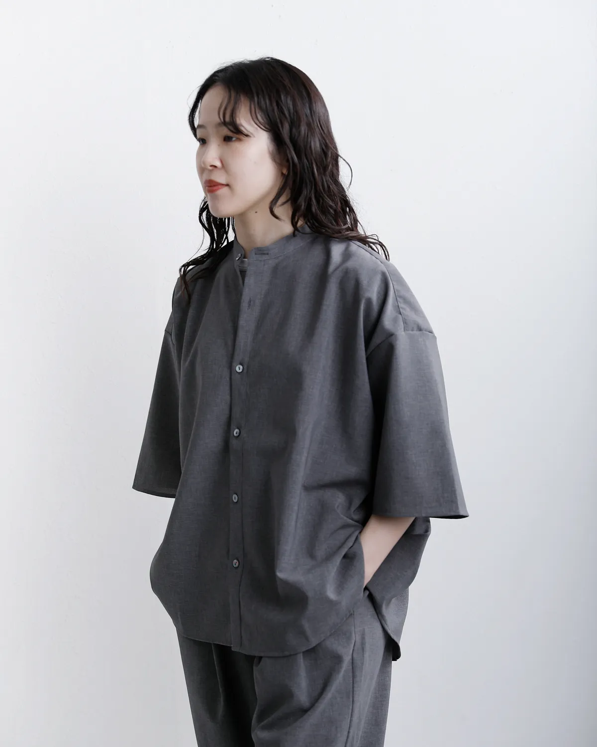 ハイツイストストレッチバンドカラーシャツ 物撮り画像