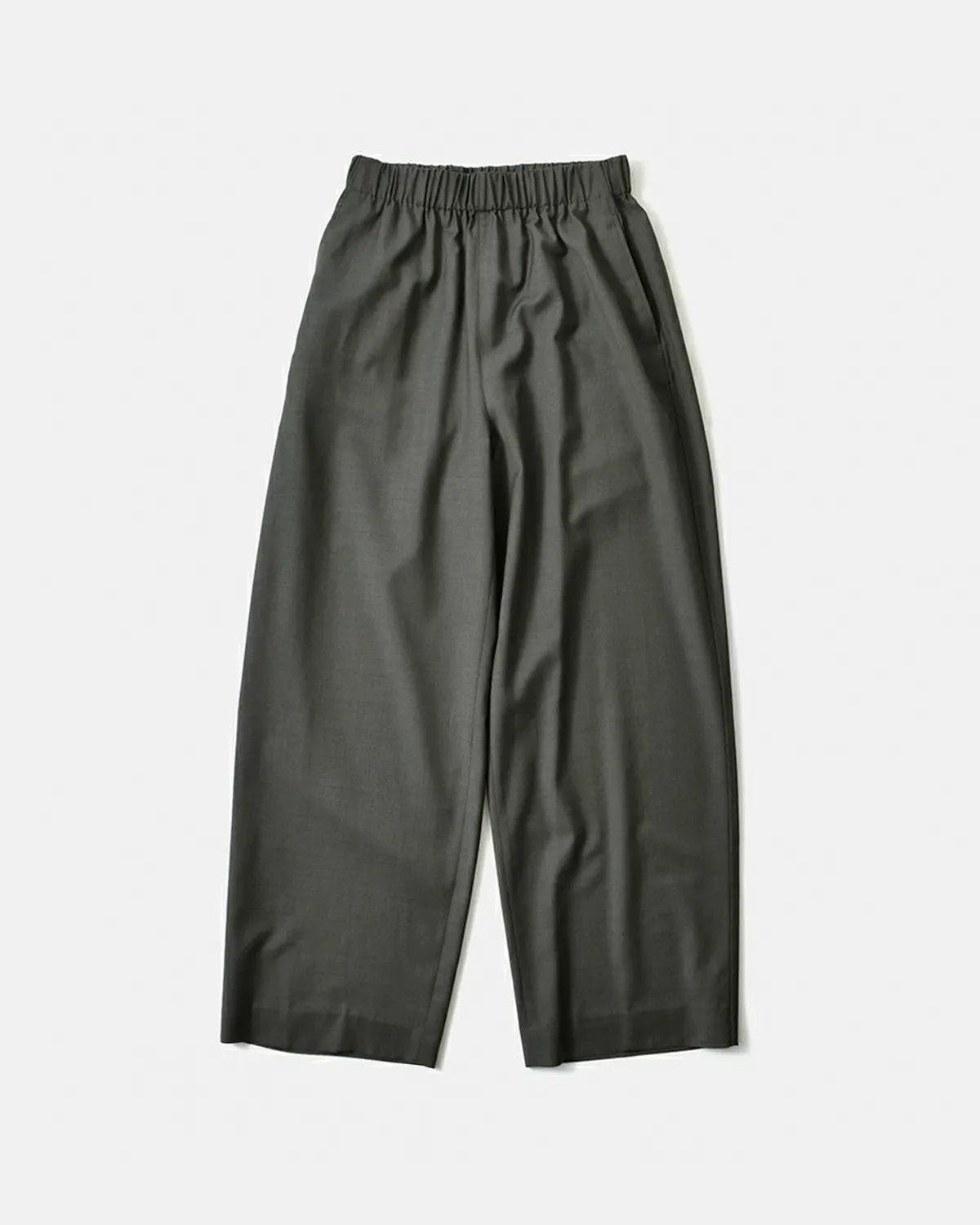 ウールトロハーレムパンツ 着用画像