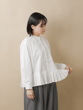 aranciato別注 フロントタック裾プリーツコットンサテンブラウス tb19355
