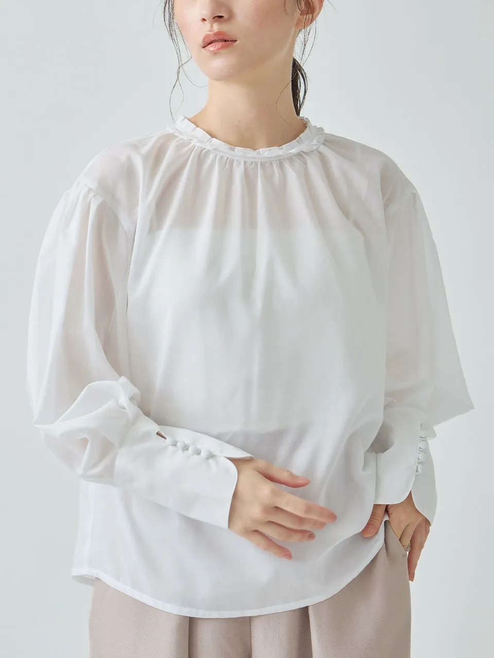 whyto(ホワイト)プリーツカラー ブラウス “pleats collar blouse” wht25hbl4059