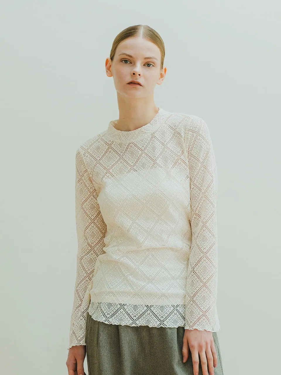 whyto(ホワイト)フレアスリーブ レース ブラウス “flare sleeves lace blouse” wht25hbl4068