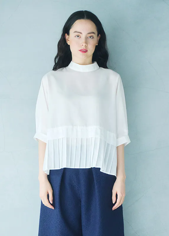 ベルマックス スタンドカラー 裾プリーツ ブラウス “HEM PLEATS BLOUSE” wht21fbl4004